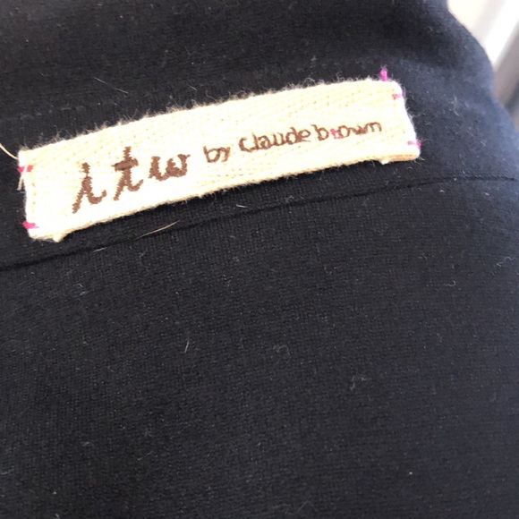 Itw by Claude Brown black cropped 3/4 sleeve jacket, ruffle bottom. Small - Picture 6 of 7